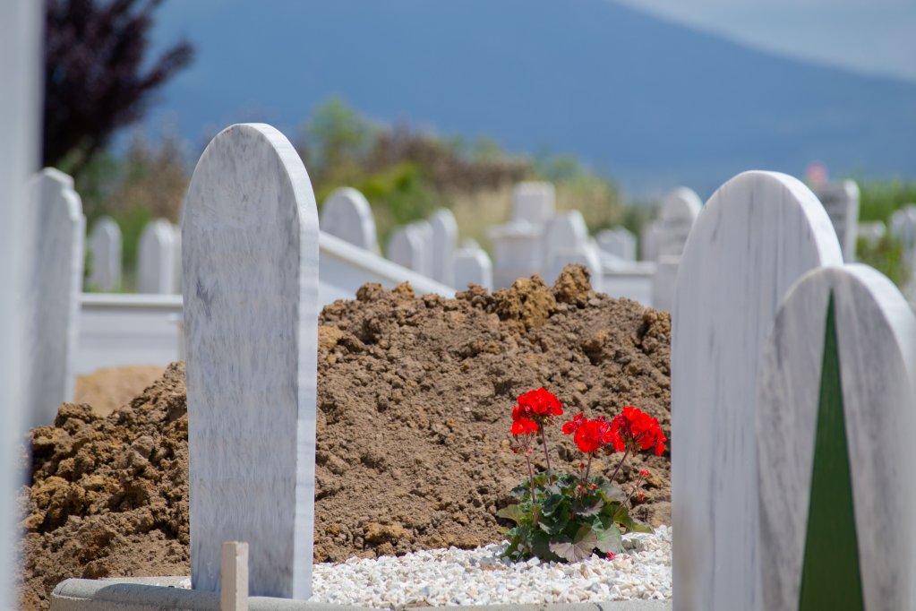 Graves for the Pylos victims. | Photo: ICRC
