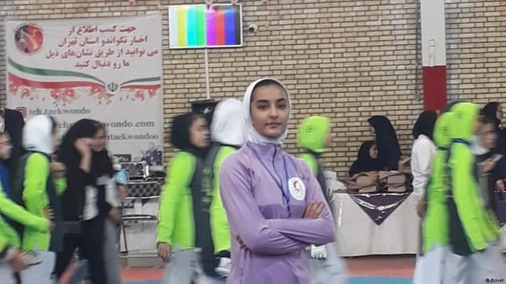 فاطمه پس از اشتراک در رقابت های استانی در تهران (حق نشر محفوظ است)