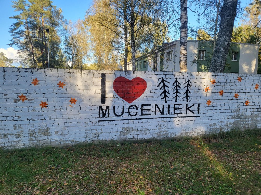Wall in the village of Mucenieki in Latvia | Photo: Benjamin Bathke/InfoMigrants