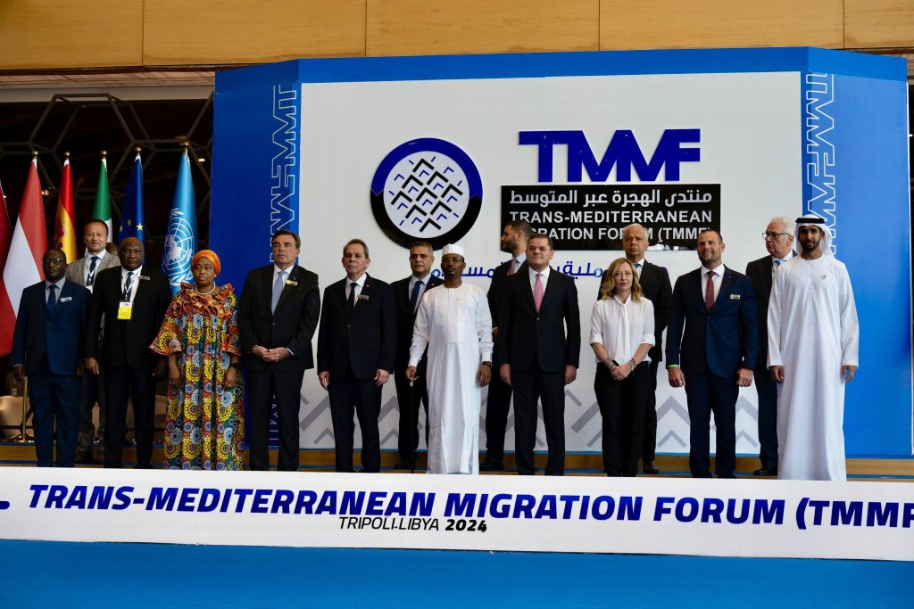Premier Giorgia Meloni and Interior Minister Matteo Piantedosi pose for a photo at the Trans-Mediterranean Migration Forum in Tripoli, Libya, July 17, 2024 | Photo: ANSA / Interior Ministry Press Office