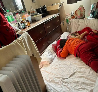 Many of the children report being forced to sleep on the floor in cramped conditions in temporary accommodation | Photo: Private / Human Rights Watch report