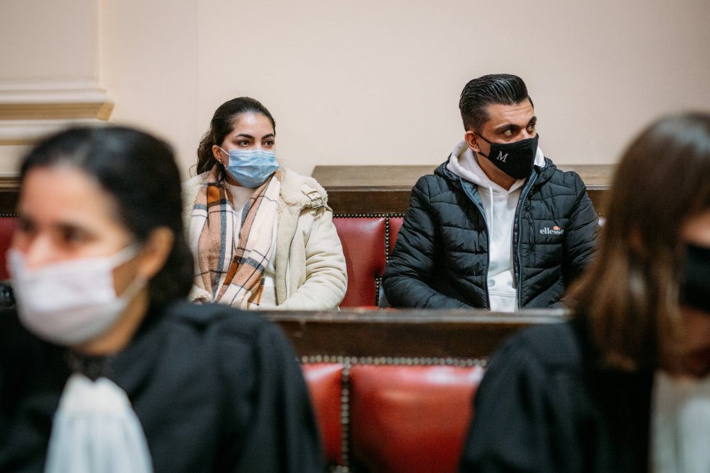 For Mawra's parents (seen here), the sentence reportedly felt too mild | Photo: Bertrand Vadeloise/Hans Lucas/imago