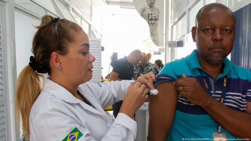 Enfermeiras hospitalares brasileiras tendem a ter maior responsabilidade do que suas contrapartes alemãs |  Foto: Erica Martin / TheNews2 via Zuma Press / Picture Alliance / dpa