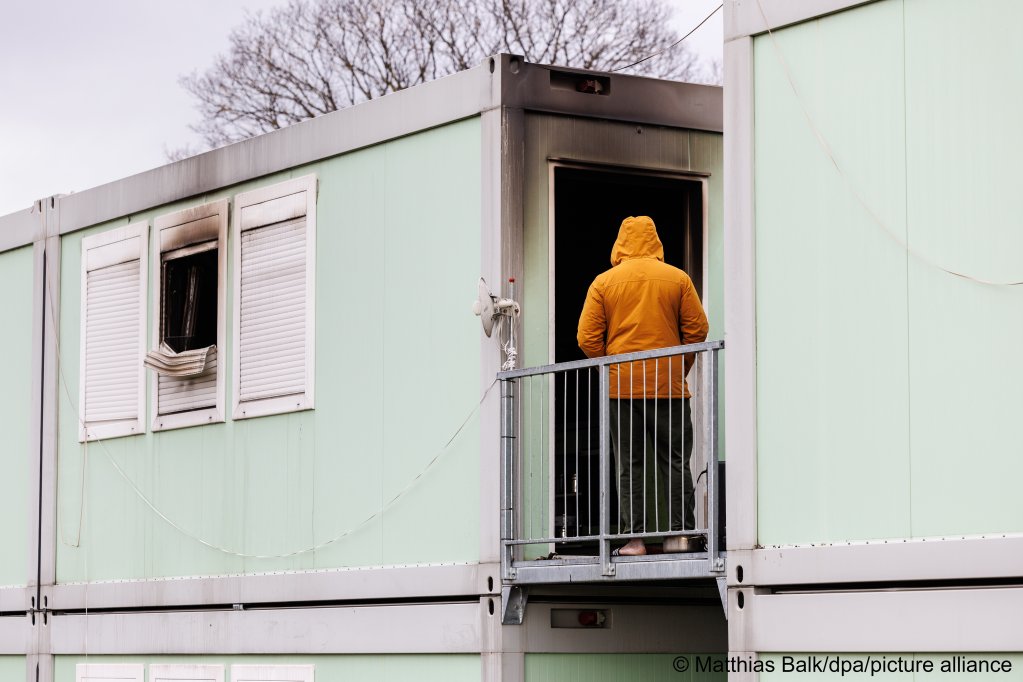A fire destroyed a unit at an asylum seeker living facility in Bavaria, Germany | Photo: Matthias Balk/dpa/picture alliance