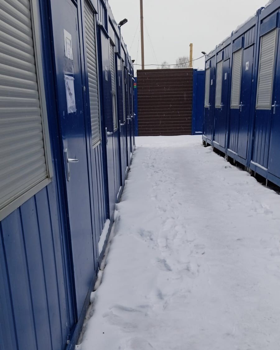 Les conteneurs où vivent les migrants dans le centre de Pabradé, en Lituanie. Photo prise en janvier 2022. Crédit : DR