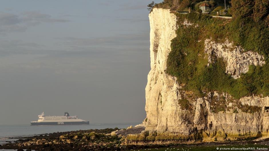 The White Cliffs of Dover can be seen from the French mainland on a clear day, making the UK appear deceivingly close | Photo: picture-alliance/dpa/PA/S. Parsons