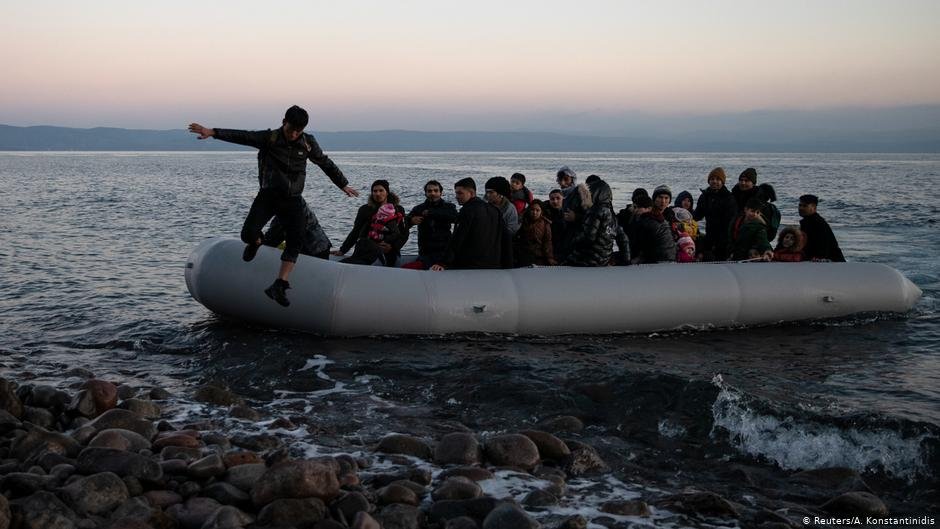 Migrants on a boat off the coast of Lesbos | Photo: Reuters/A.Konstantinidis