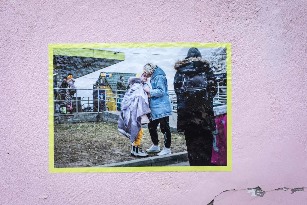 Photograph of Ivanna, a Ukrainian refugee, shot at the Medyka border crossing in Poland in early March 2022 | Photo: Martin Thaulow