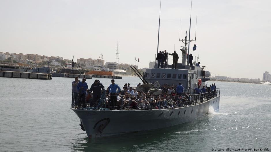 Libyan coast guard vessel returning migrants to Tripoli in 2017 | Photo: picture alliance/M. Ben Khalifa