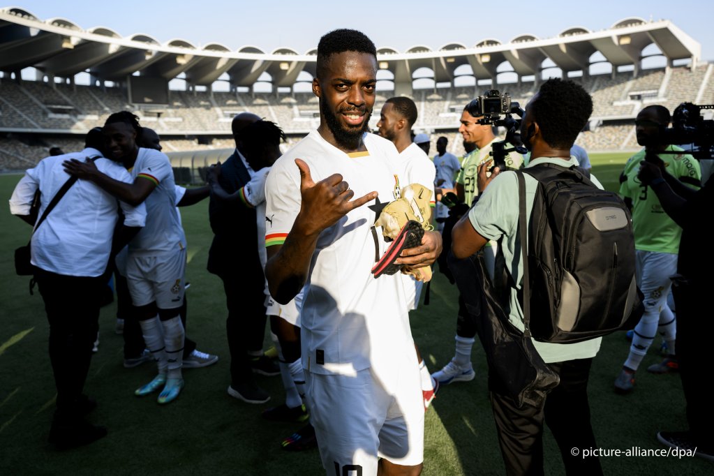 Ghana forward Iñaki Williams celebrates a victory in a friendly match between Switzerland and Ghana in preparation for the World Cup, where Ghana is in group H | Photo: KEYSTONE/Laurent Gillieron/picture alliance