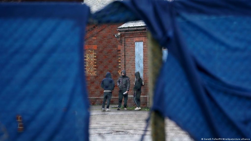 Sunak has argued that housing migrants like these men at the controversial Napier Barracks in Kent is too expensive | Photo: Gareth Fuller/PA Wire/dpa/picture alliance