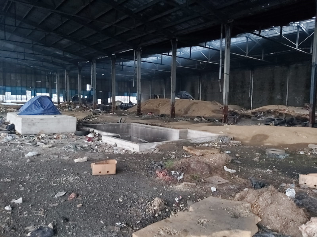 Abandoned factory in the Bosnian town of Velika Kladuša in January 2021 | Photo: Gerhard Trabert