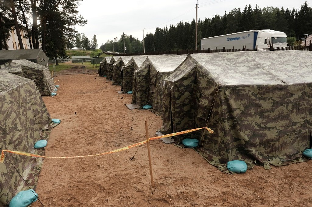 مخيم بابراد في ليتوانيا على الحدود مع بيلاروسيا، 15 حزيران/يونيو 2021. رويترز