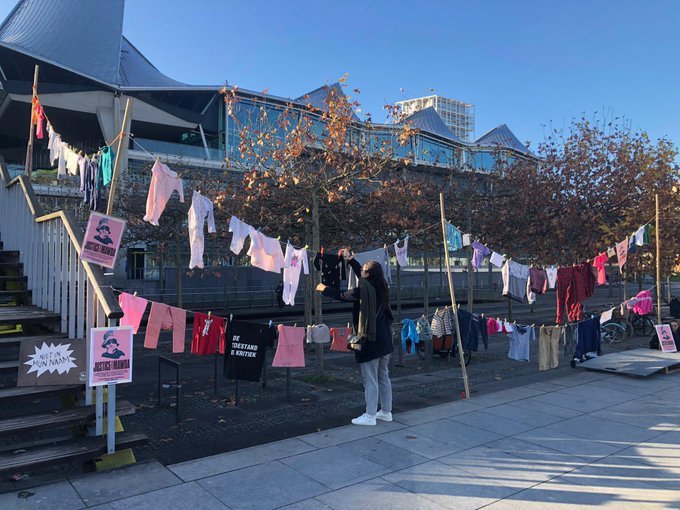 A picture posted on the twitter feed of a social worker called Sarah El Massaoudi Verryt and posted on the Justice 4 Mawda campaign page. It shows activists hanging toddlers clothes on a washing line in Antwerp | Source: Twitter feed @Sarah_E_Verryt