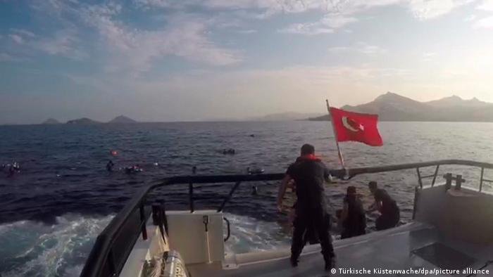 عملیات نجات گارد ساحلی ترکیه (آرشیف)