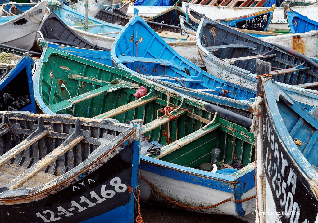 Boats used by migrants to reach the Canary Islands coasts, are seen piled up at Arinaga port, in Aguimes, on the island of Gran Canaria, Spain, on November 13, 2020 | Photo: REUTERS/Borja Suarez
