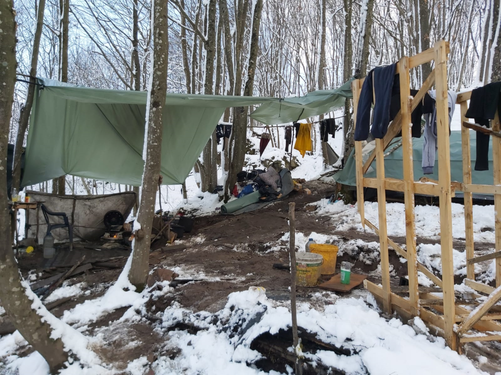 Makeshift forest camp near the Bosnian town of Velika Kladuša in January 2021 | Photo: Gerhard Trabert