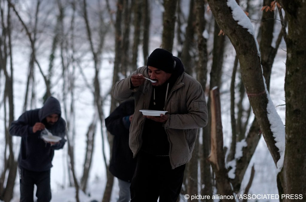 From file: Migrants who have traveled along the Balkan Route are often better prepared for the snow they meet in Italy, thinks Amin | Photo: Kemal Softic / picture alliance / Associated Press