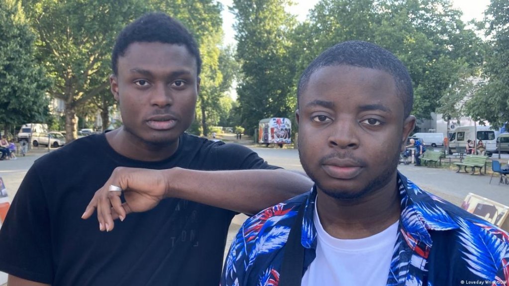 Les étudiants Xavier et Ikem ont fui l’Ukraine | Photo : Loveday Wright/DW