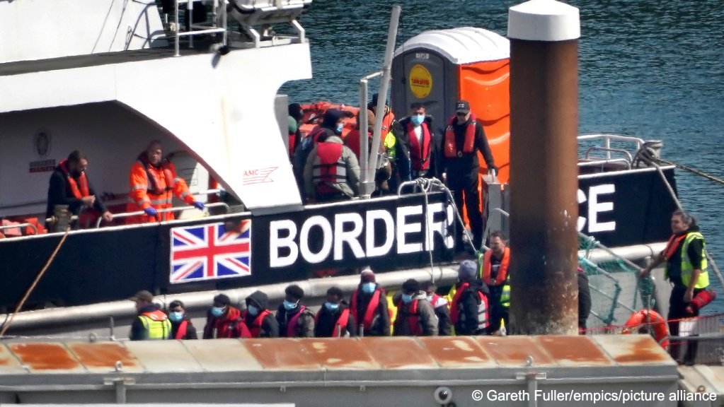 The UK coast guard, Border Force and the RNLI all operate in the Channel to help come to the aid of migrants attempting to cross the Channel in small boats | Photo: Gareth Fuller / empics / picture alliance
