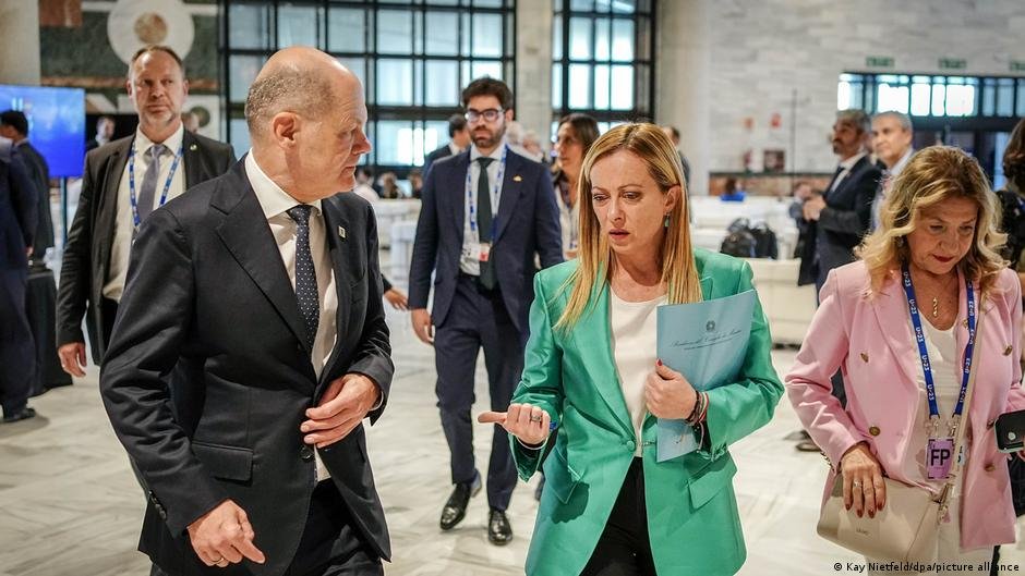 Olaf Scholz told reporters in Spain on Friday, where he also spoke with Meloni, that the spending had not been authorized or recommended by him, but rather by Germany's parliament | Photo: Kay Nietfeld/dpa/picture alliance