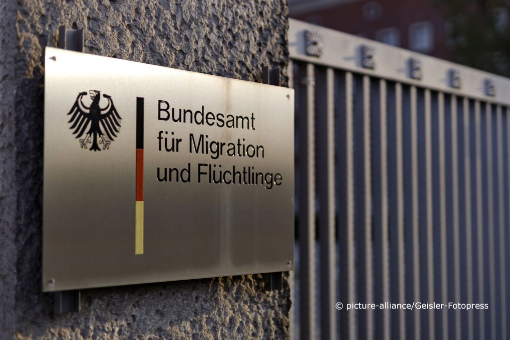 The German Office for Migration and Refugees BAMF | Photo: picture-alliance/Geisler-Fotopress
