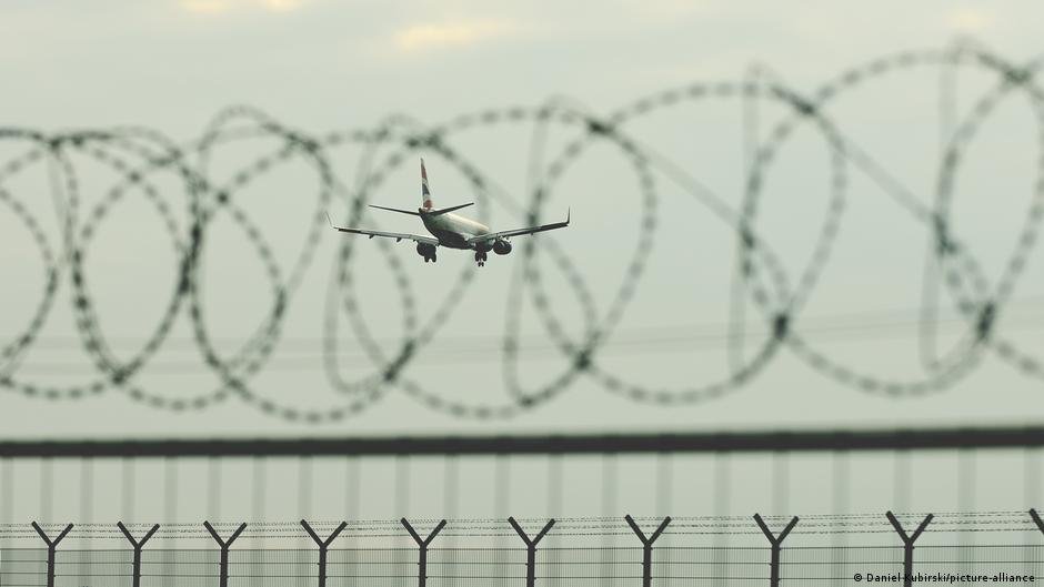 Violent attacks by foreigners typically rekindle the public debate on deportation | Photo: Daniel Kuburski/picture-alliance