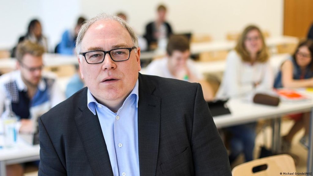Migration researcher Jochen Oltmer has studied the immigration waves to and from Europe in the 19th and 20th centuries | Photo: Michael Gründel/NOZ