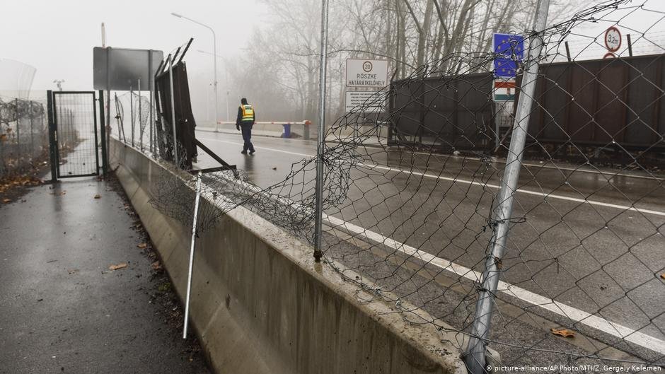 Some 60 migrants tried to break through this border fence to enter Hungary in late January 2021  Photo: Picture-alliance/AP Photo/MTI/Z.Gergely Kelemen