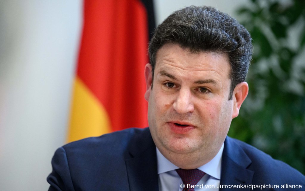From file: Germany's Employment Minister Hubertus Heil has been preparing for the launch of the 'opportunity card' for some time | Photo: Bernd von Jutrczenka / picture alliance / dpa