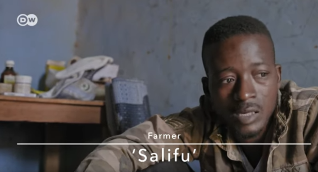 Salifu is a local farmer who can no longer make ends meet. He is about to set off for Europe | Photo: Screenshot DW documentary Tomatoes and Greed