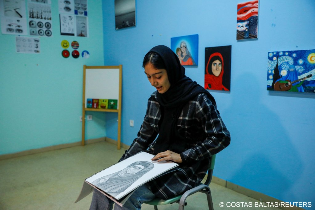 رویا رسولی، دختر رسام از افغانستان در یونان
