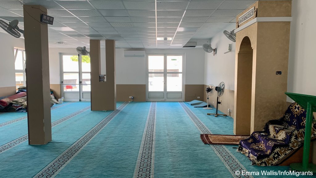 The space has been empty for some time, since the town put a ban on the use of the cultural center, which was backed by a court decision | Photo: Emma Wallis / InfoMigrants