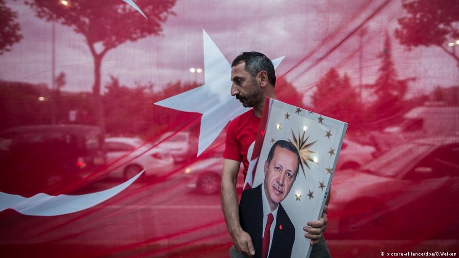 President Erdogan continues to enjoy unwavering support among religious conservatives | Photo: O.Weiken/dpa/picture-alliance
