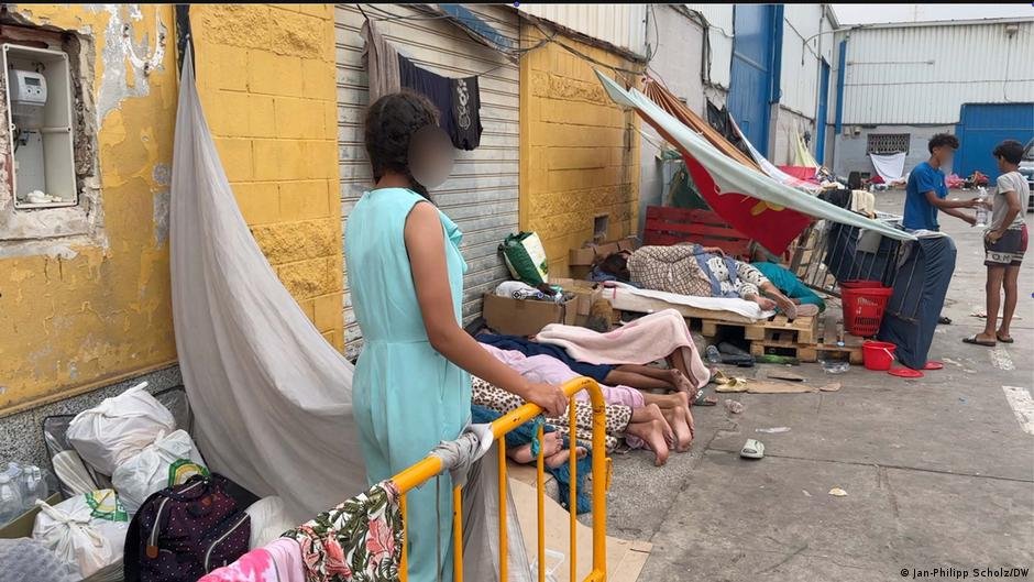 Thousands of children and teenagers remain stranded in Ceuta, and girls report fears of sexual violence | Photo: Jan-Philipp Scholz/DW