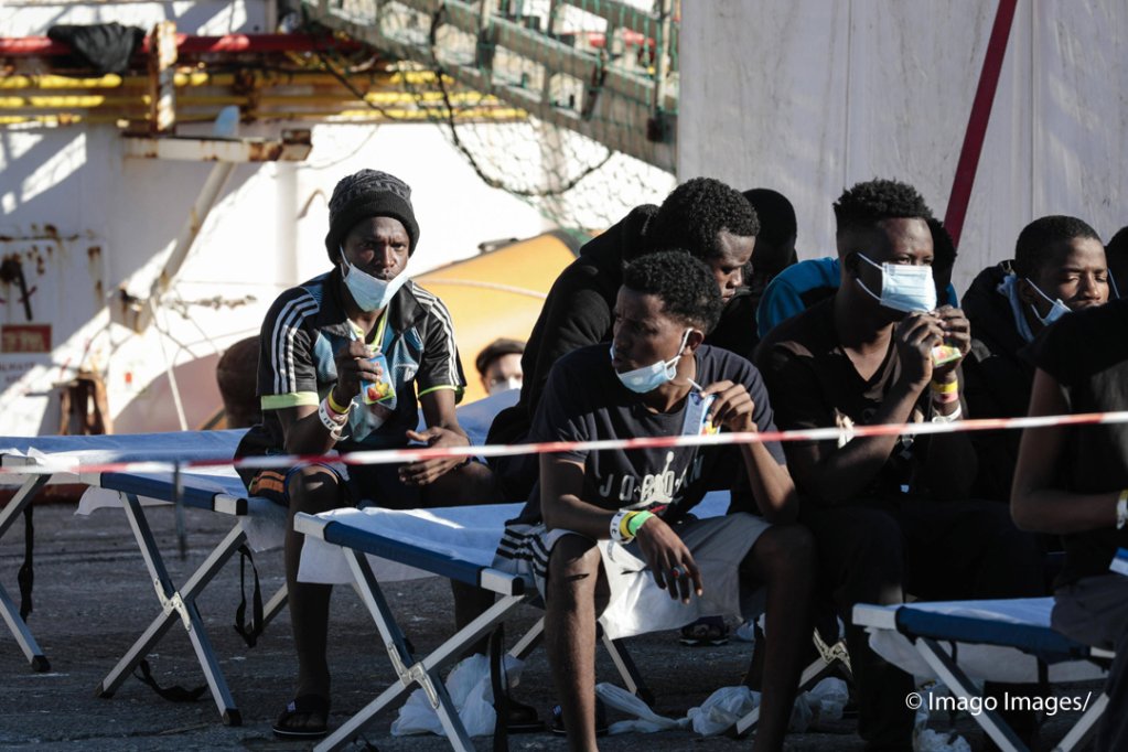 Some of the rescued migrants were on board the ship for more than a week before disembarking in Sicily | Photo: Imago