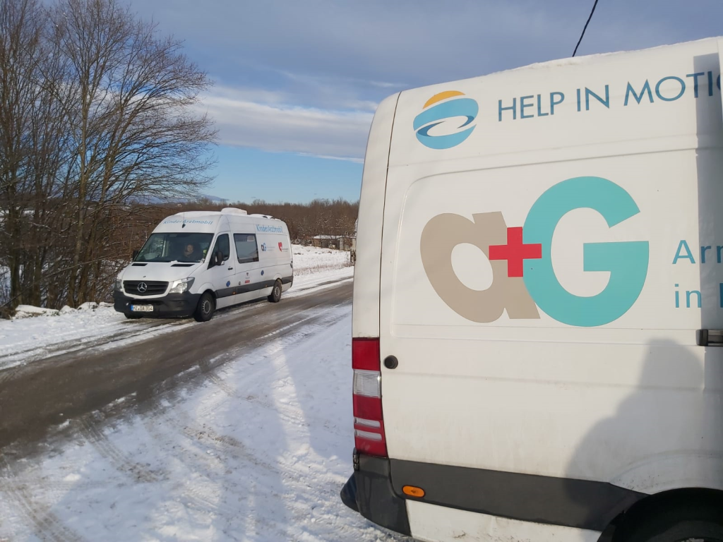 Mobile practices of German aid organization "Armut und Gesundheit in Deutschland" in Bosnia's Una-Sana canton in January 2021 | Photo: Gerhard Trabert