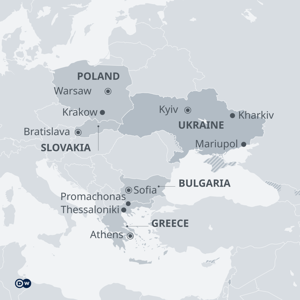 Ukrainians have been fleeing to various neighboring countries | Credit: DW