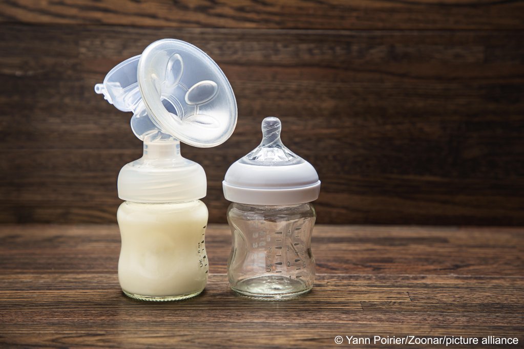 Breastmilk is best for the baby's health, maternal and child health experts say | Photo: picture alliance