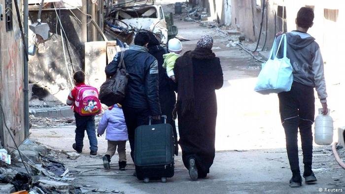 Reuters | يحتاج حوالي 24 مليونا سوريا إلى مساعدات أساسية، بزيادة أربعة ملايين خلال العام المنصرم وهو أعلى رقم حتى الآن منذ اندلاع النزاع السوري.