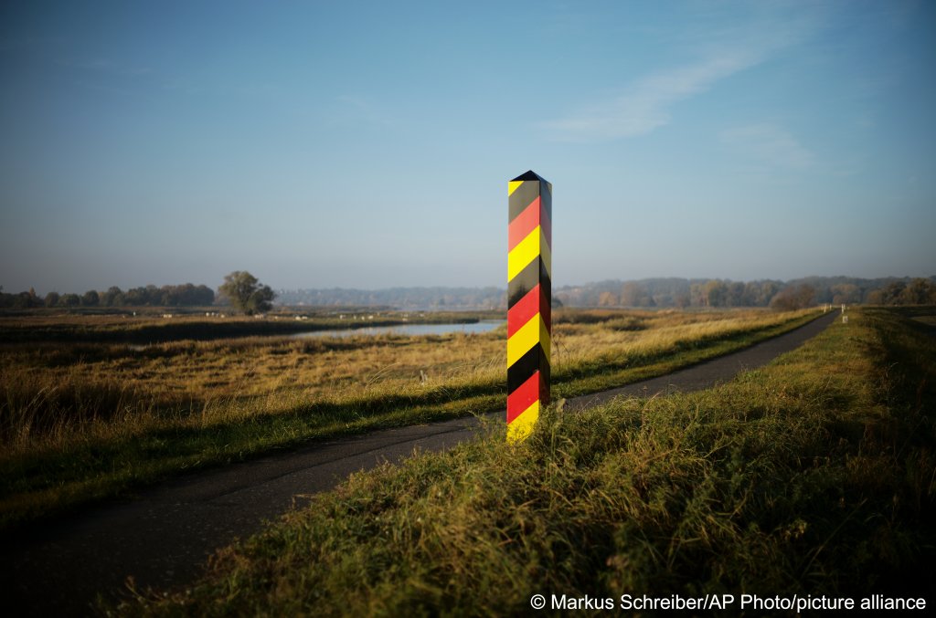 The German border with Poland at the river Oder | Photo: AP/Markus Schreiber