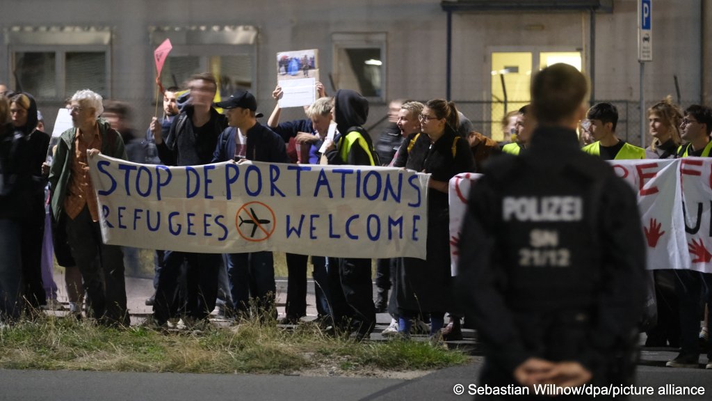 A protest at the airport Leizig/Germany against deportations to Afghanistan, August 24, 2026 | Photo: picture-alliance
