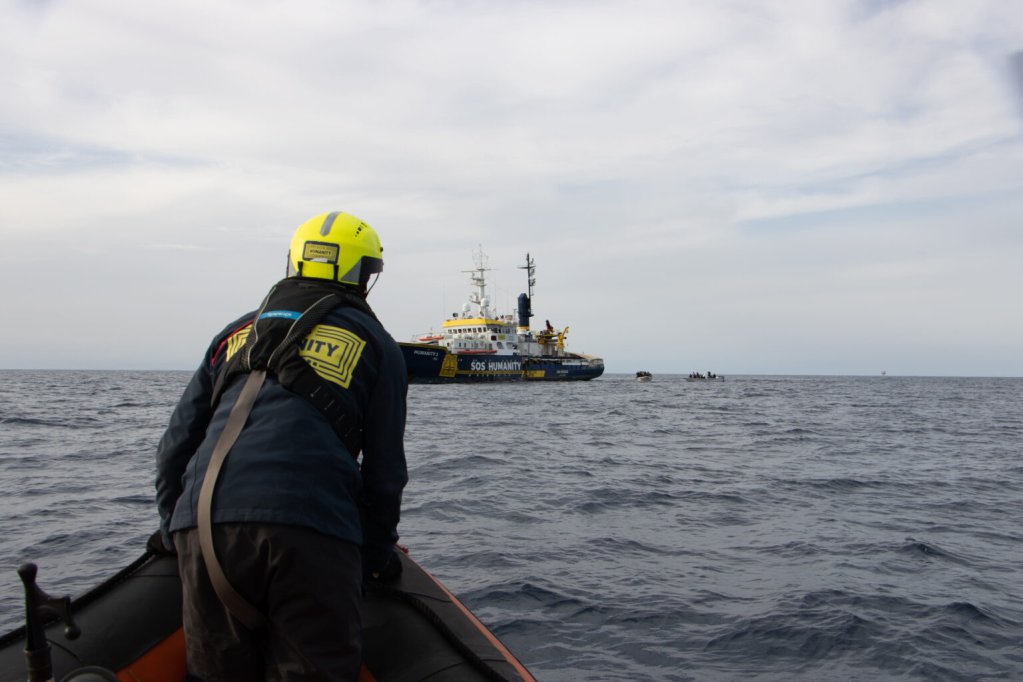 A Humanity 1 crew member steers towards the rescue ship during a rescue in the central Mediterranean | Photo: Alessio Cassaro / SOS Humanity Press release