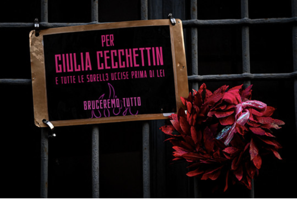 A photo shows a placard reading 'For Giulia Cecchettin and all the sisters killed before her - We will burn everything' placed outside the University of Milan | Screenshot: International Federation of Journalists/PIERO CRUCIATTI / AFP
