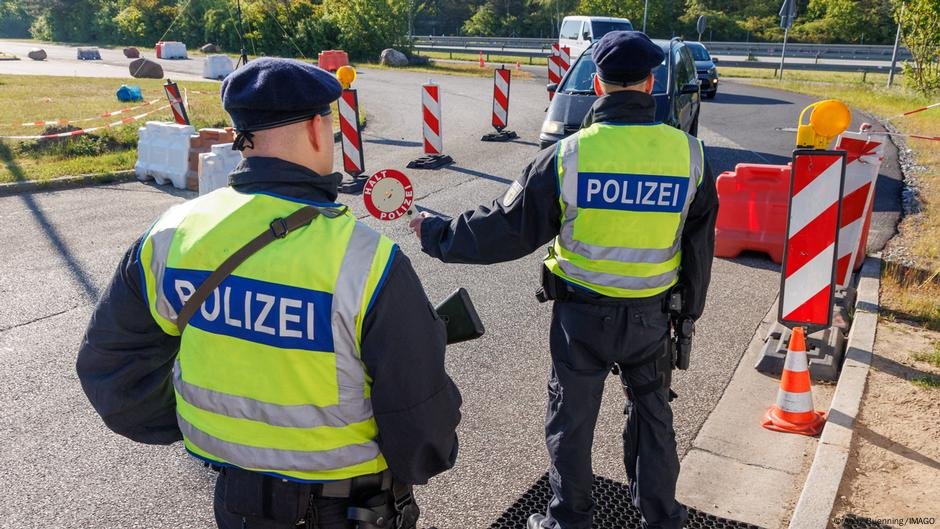 Germany's new conservative government has advised police to turn back irregular migrants at the border | Photo: Andy Buenning/IMAGO