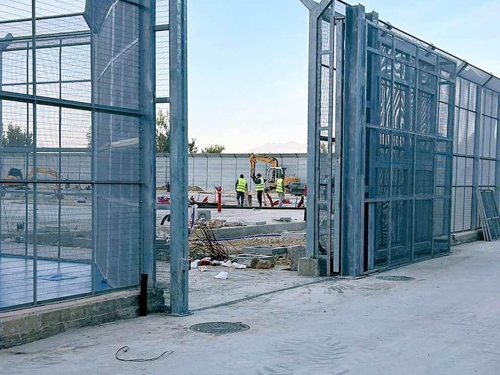Construction of the Detention and Repatriation Center (CPR) in Gjader, Albania, October 2024. | Photo: LaPresse / ZUMA / picture alliance