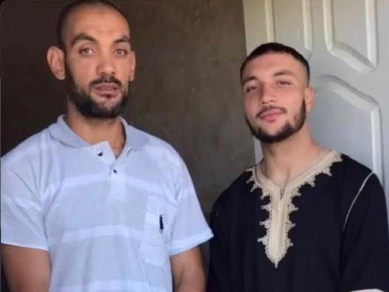 Rafik (à gauche) et Fouad (à droite) en Algérie. Crédit : DR