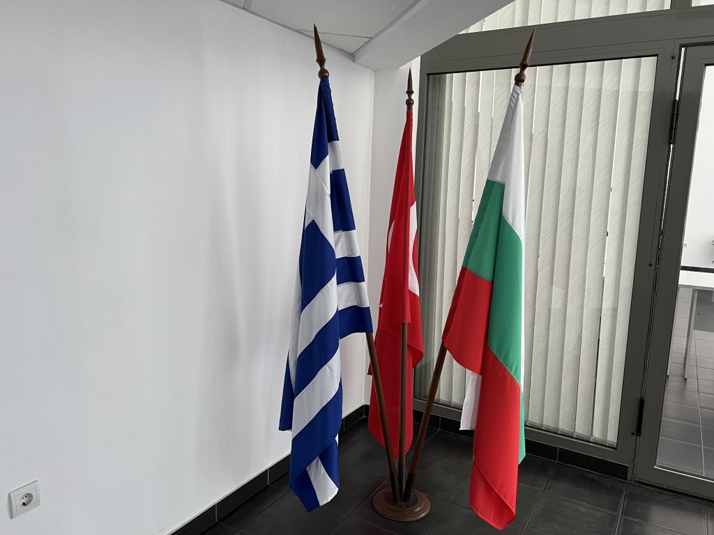 The trilateral Bulgaria-Greece-Turkey contact center at the Kapitan Andreevo border. June 21, 2023. | Photo: Sou-Jie van Brunnersum/InfoMigrants