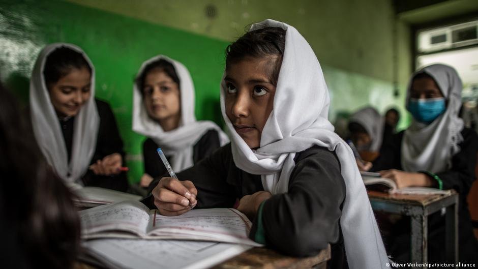 Afghanistan is the only country in the world where girls are only allowed to attend primary school | Photo: Oliver Weiken/dpa/picture-alliance