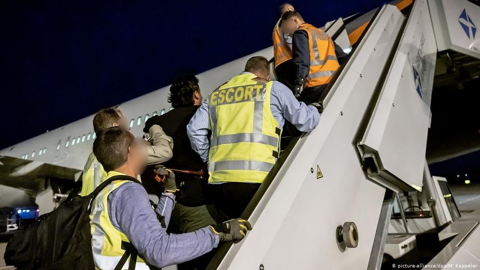 A deportation flight from Leipzig in July, 2019 | Photo: M. Kappeler/picture-alliance